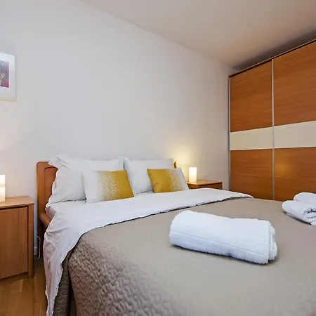 Apartment Campanile *